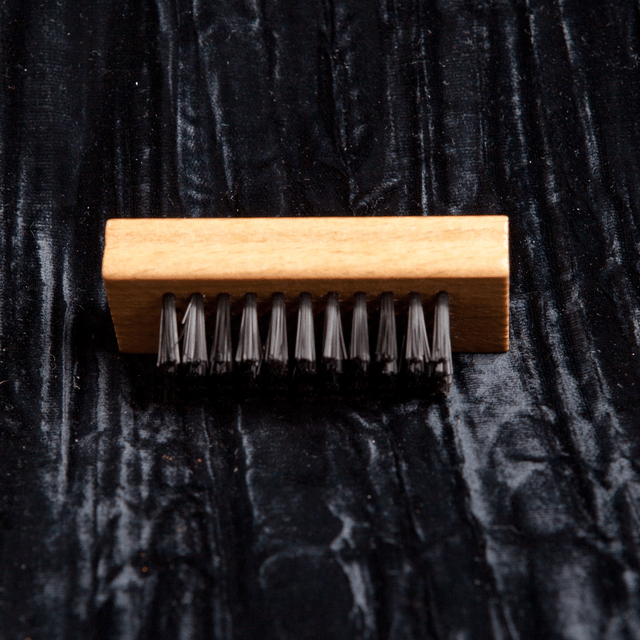 Brosse à ongles en bois