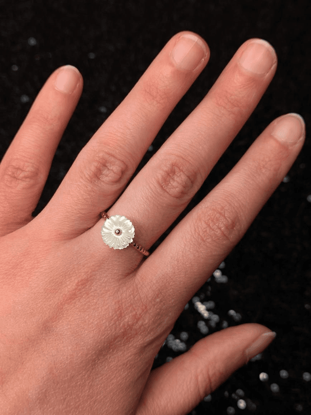 Bague nacre fleur mini