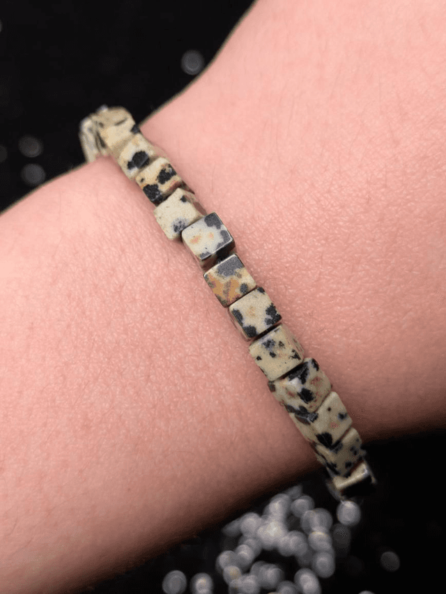Bracelet jaspe dalmatien carré 