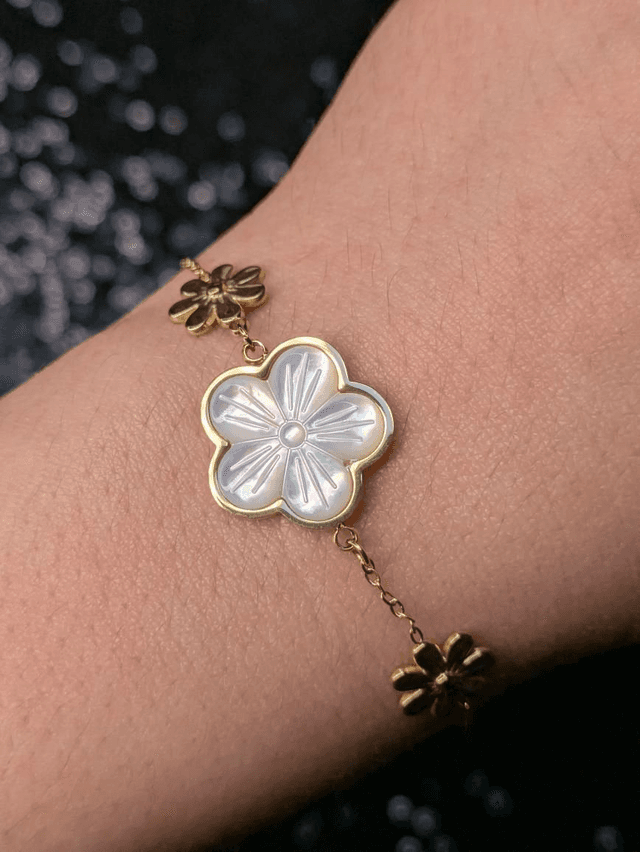Bracelet nacre fleur triple 